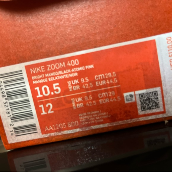 NIKE 400 Zoom sprints. Wore them one time. - Picture 3 of 7